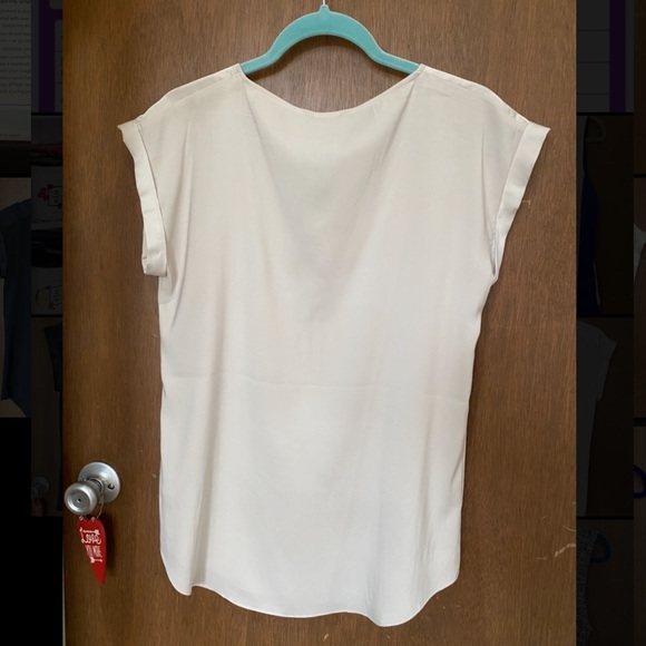 Express Blouse - Picture 2 of 3